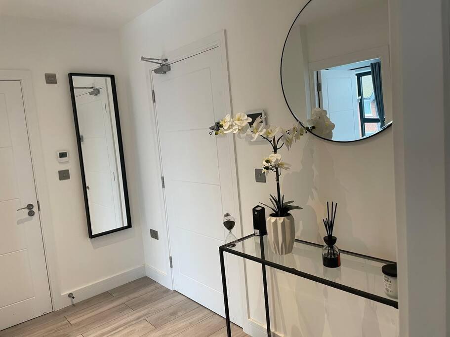 Stylish And Cosy 2 Bedroom Flat In *