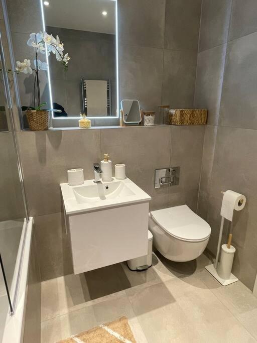 Stylish And Cosy 2 Bedroom Flat In Croydon