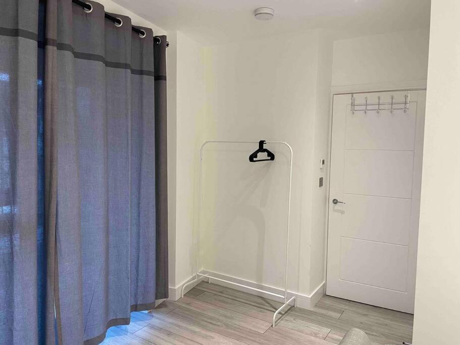 Stylish And Cosy 2 Bedroom Flat In Apartment